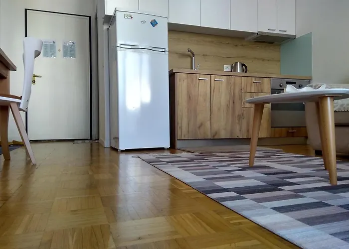 Center Cute And Comfy - Ajia Apartment Tirana